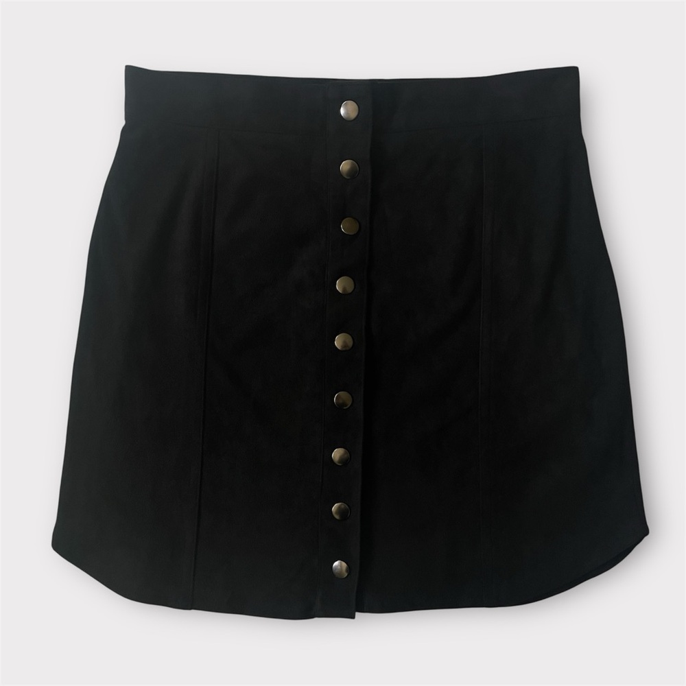 BB Dakota Mini Skirt Women’s 6 Black Faux Suede Snap Buttons Dark Academia